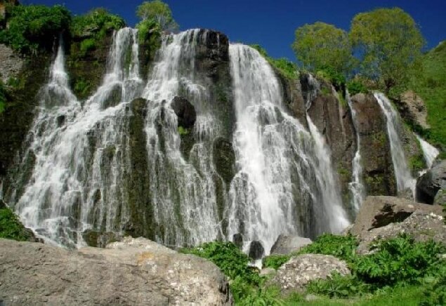 Shake waterfall 